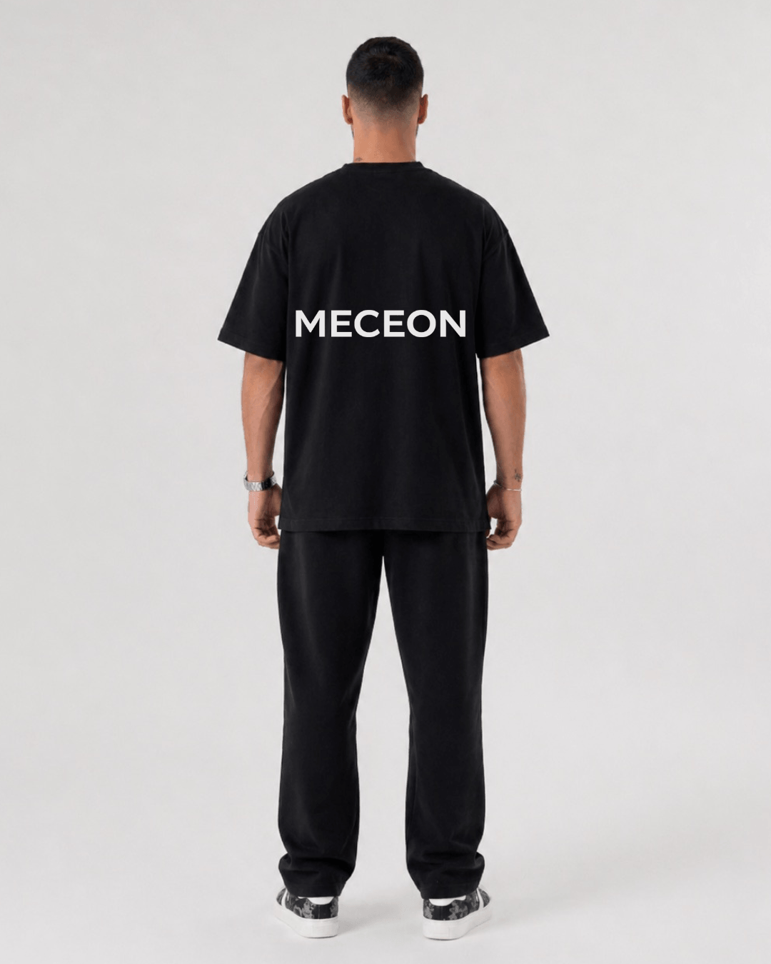 EIGHT-NINE - Oversized T-Shirt