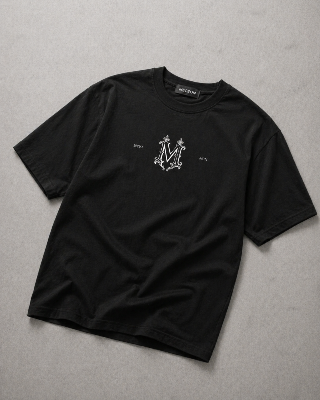 EIGHT-NINE - Oversized T-Shirt